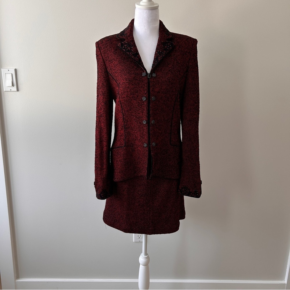 St John Couture Red Black Jacket Skirt L Size 8 2pc Suit Embroidery Stud Trim